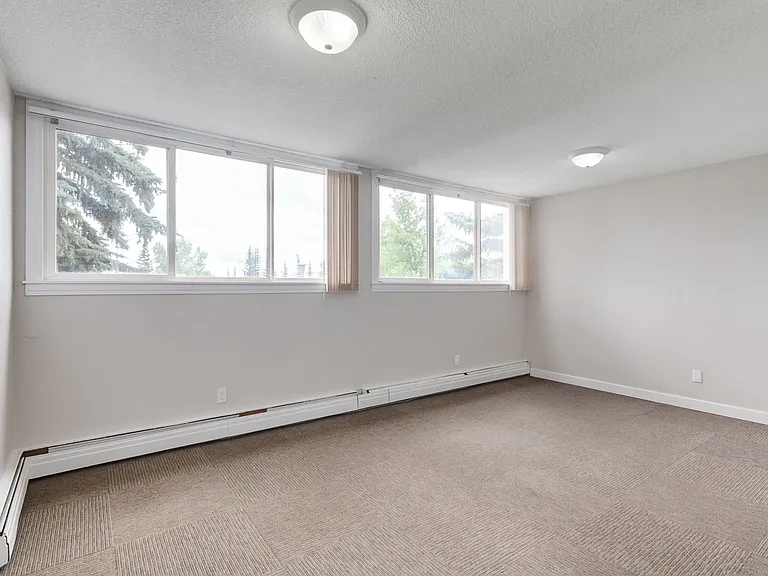 9700 Bonaventure Dr SE — Photo 31