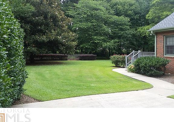 3rd image of 8584 Lake Forest Dr