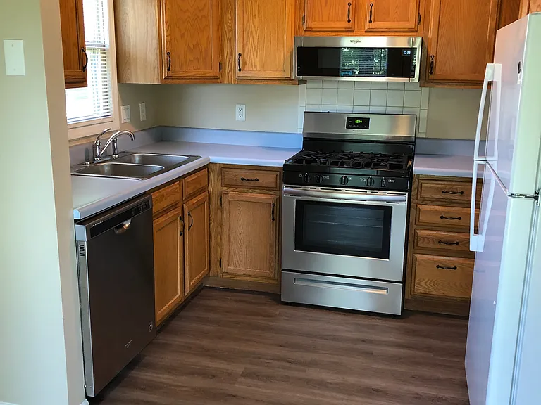 8904 Highbridge Dr — Photo 14