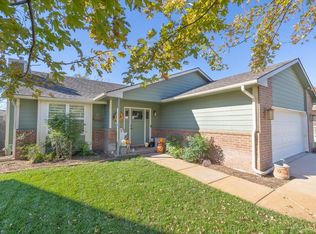 923 Clover Ln, Valley Center, KS 67147