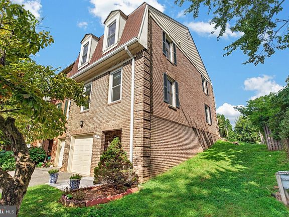 3rd image of 29 Ritchfield Ct