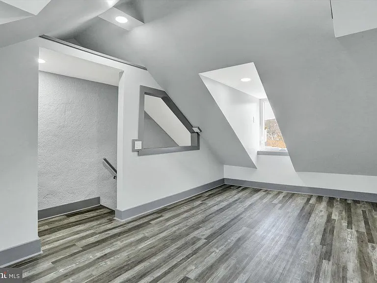 553 Wunder St #2 — Photo 17