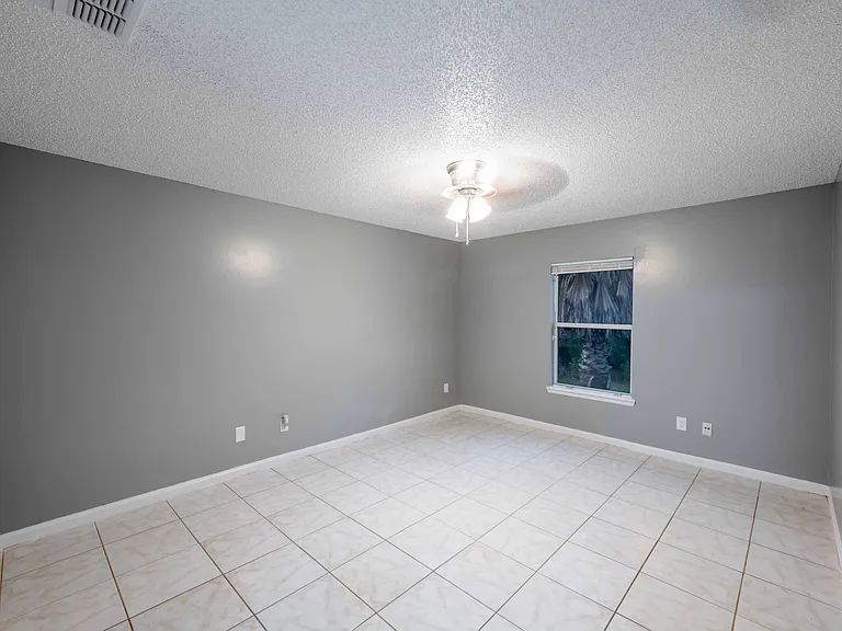479 Charles Pinckney St — Photo 50