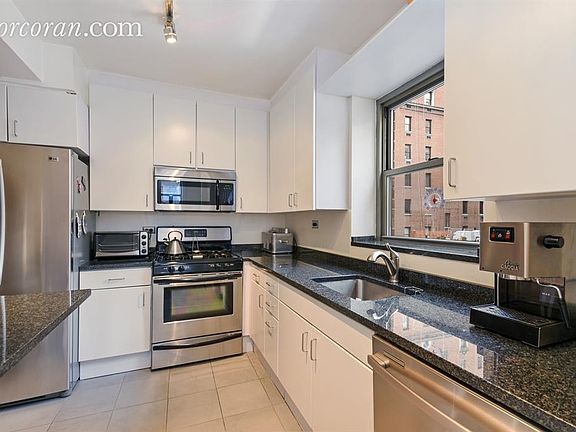 3rd image of 1068 Lexington Ave #7D