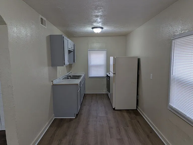 793 Boulevard St — Photo 8
