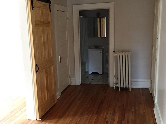 5th image of 2201 Aldrich Ave S