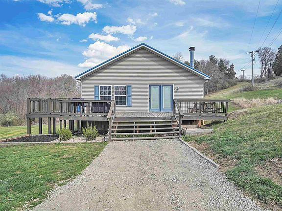 3rd image of 109 Oakview Ln