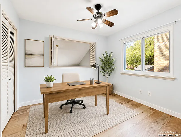 2 bed, 2.5 bath, 893 sqft, $1,600 — Photo 4