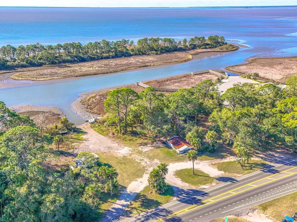 614 Us Highway 98, Apalachicola, FL 32320