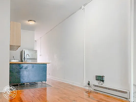 Rented by MySpaceNYC | media 8