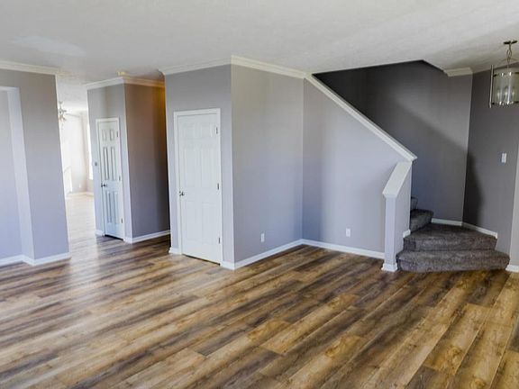 5th image of 14005 Kelly Dr