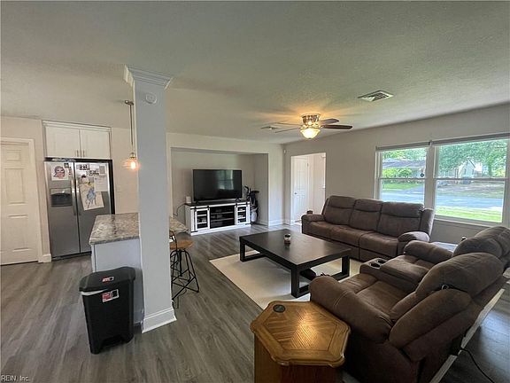 3rd image of 3232 Bow Creek Blvd