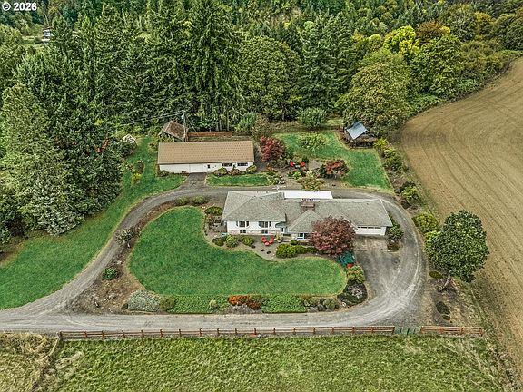 4th image of 32851 Gilmore Rd