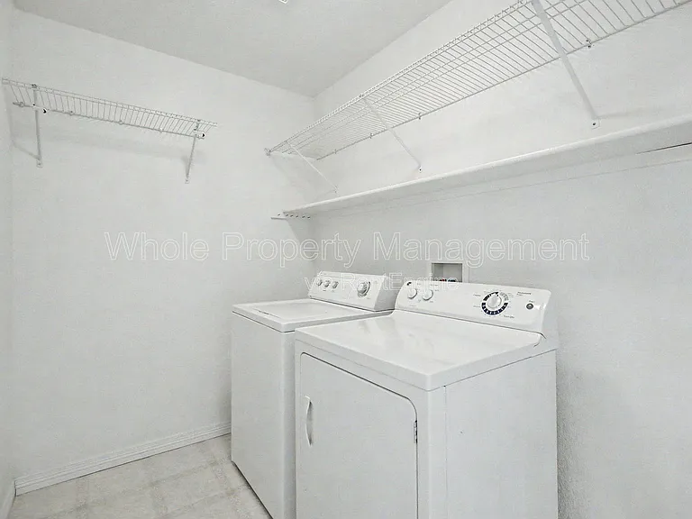 11081 Independence Cir W — Photo 27