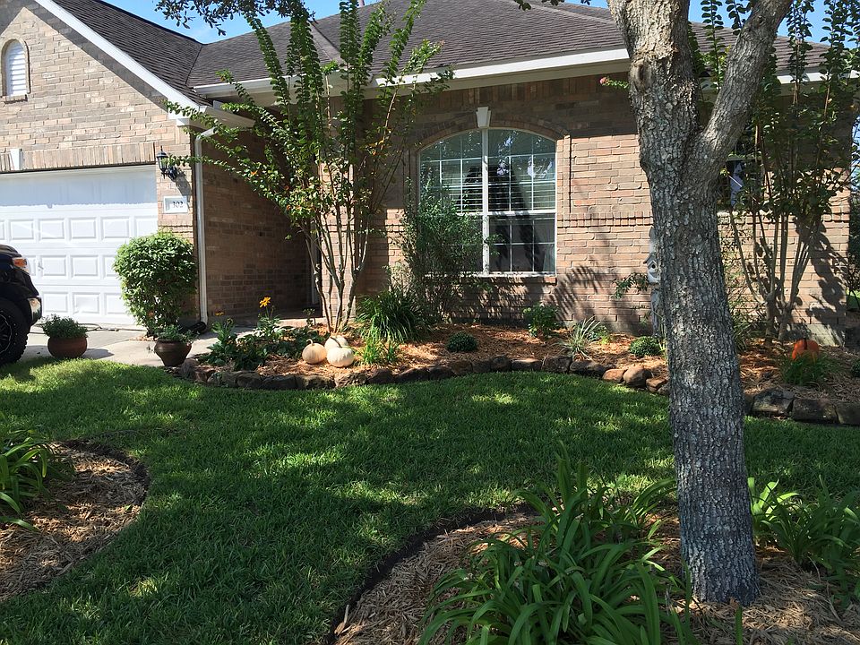1st image of 302 Lark Hollow Ln