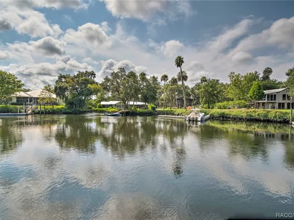 6003 Riverside Dr, Yankeetown, FL 34498