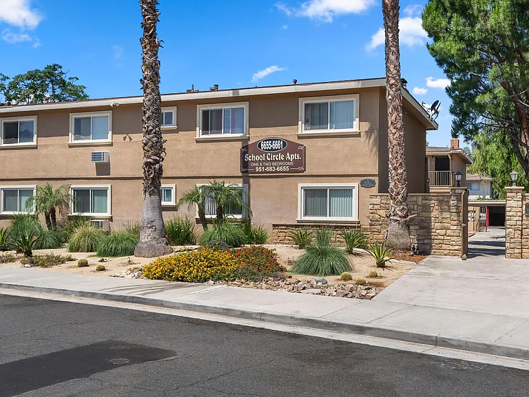 School Circle Apartments - Riverside, CA — Photo 21
