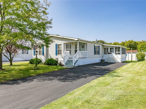 988 Gypsum Mills St, Victor, NY 14564