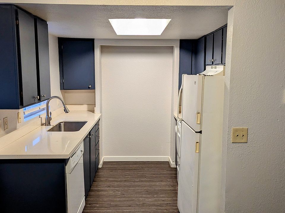 Kitchen + Appliances