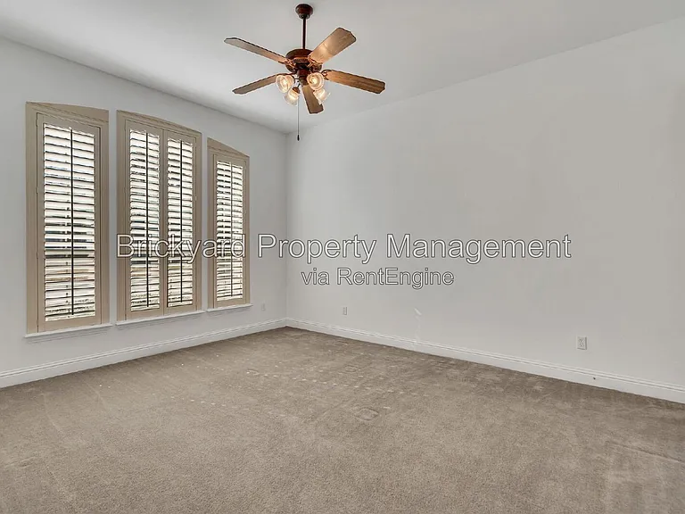 350 Pine Valley Dr — Photo 39