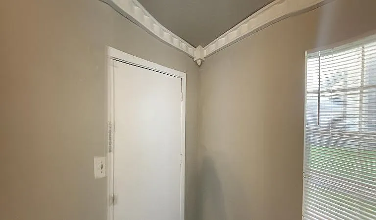 Faulkner Court Apartments — Photo 14