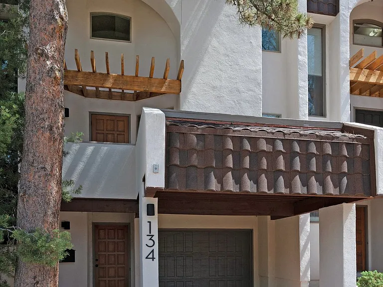 134 Creekside Ln — Photo 16