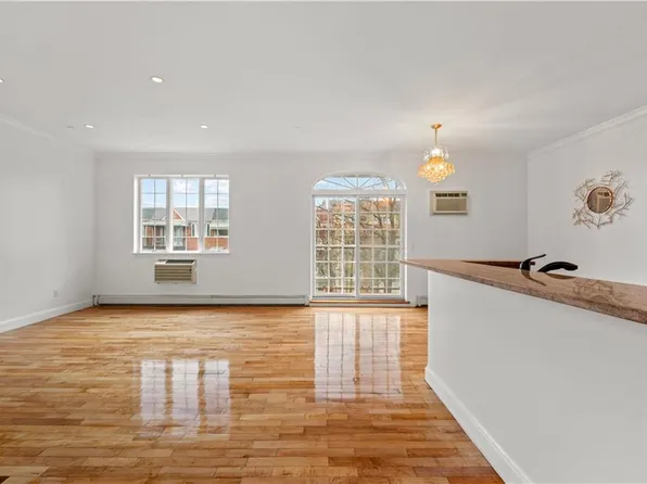 1570 W 10th St APT 3A, Brooklyn, NY 11204