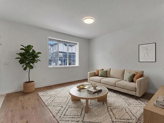 3rd image of 103 W Cornerstone Path NE