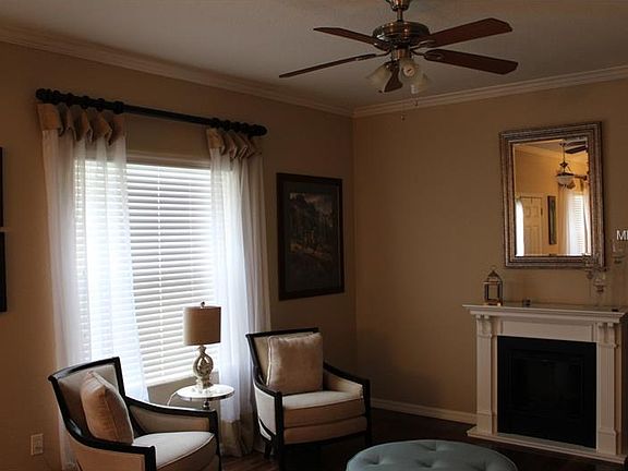 3rd image of 2050 Country Manor St