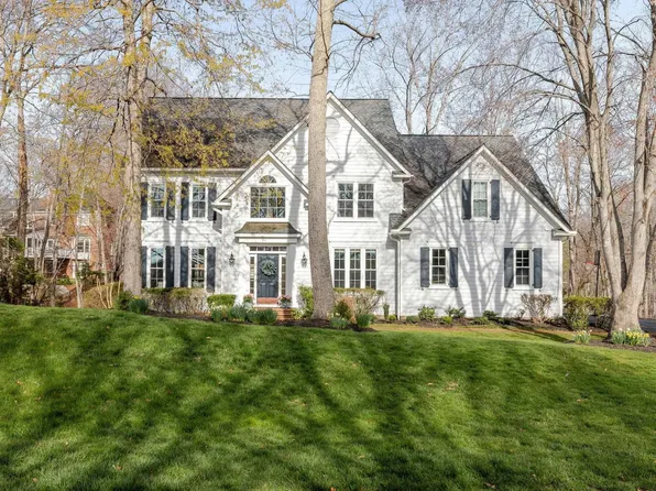 1782 Shelbourn Ln, Keswick, VA 22947