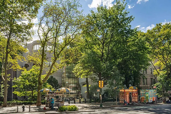 Rented by Sotheby's International Realty | media 12