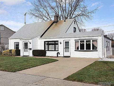 1st image of 135 Cotton Ln
