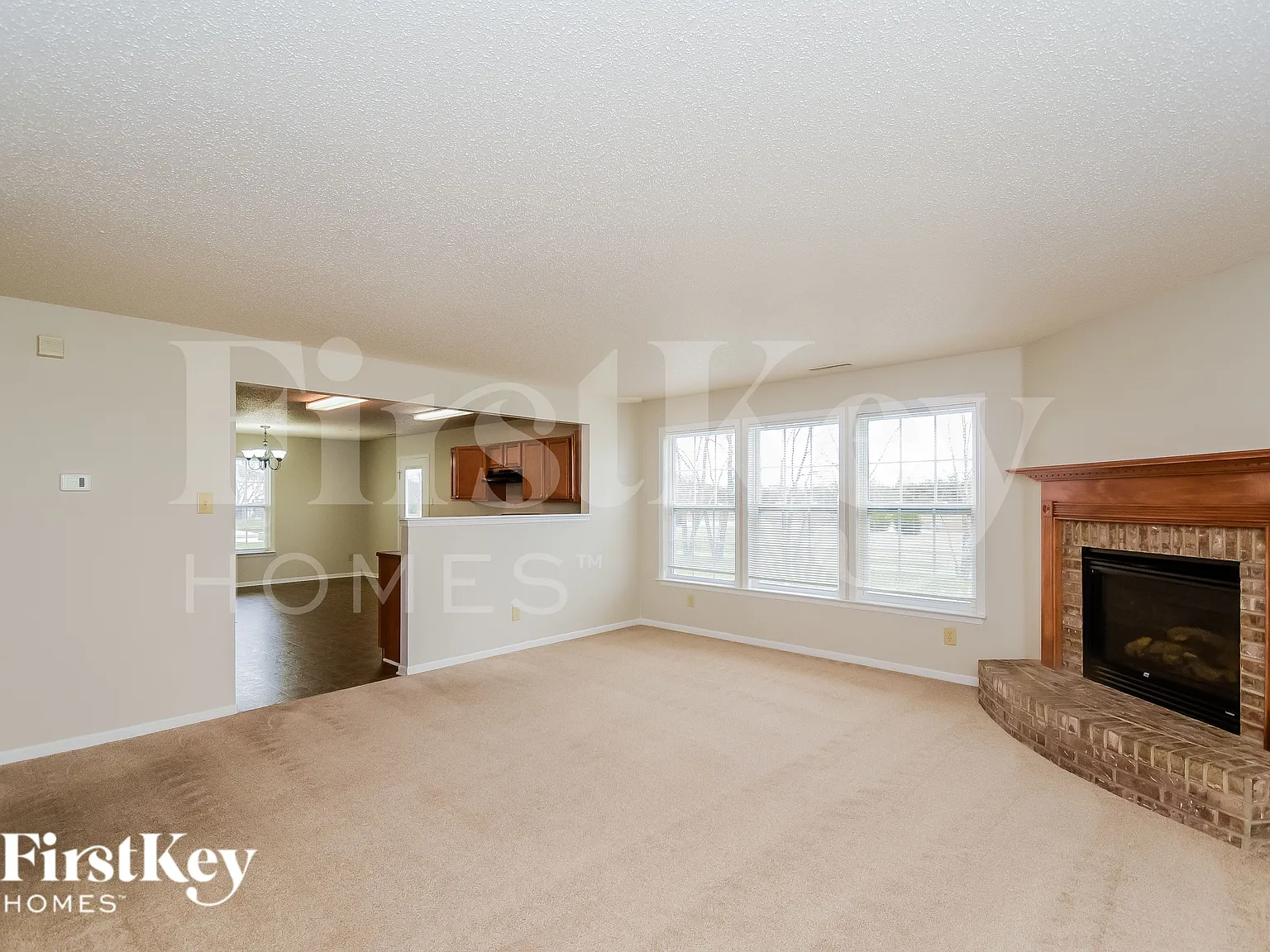 3 bed, 1.5 bath, 3245 sqft, $2,745 — Photo 2