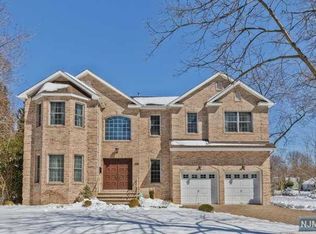 349 S Terhune Ave, Paramus, NJ 07652