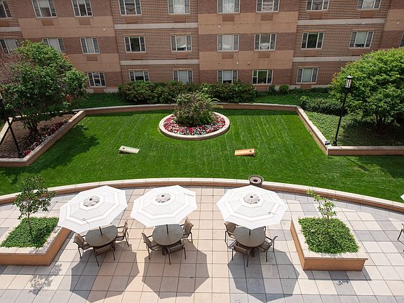 4th image of 55 Riverwalk Pl #601
