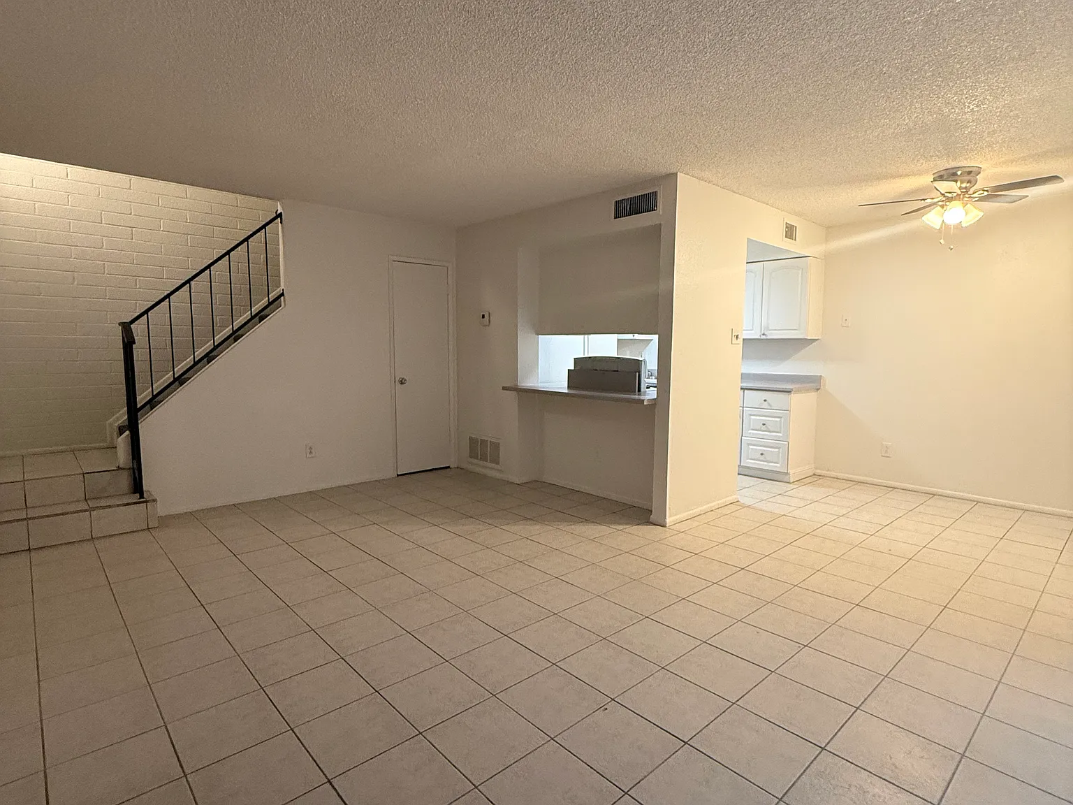 4040 W Mesquite Ln — Photo 2