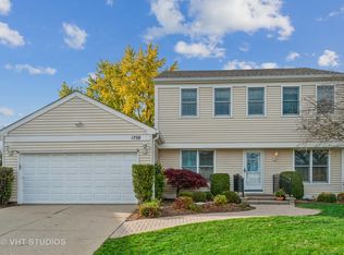 1298 Brandywyn Ln, Buffalo Grove, IL 60089