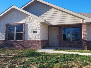 1114 Sanders St, Bowie, TX 76230