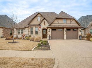 2724 River Path Ct, Burleson, TX 76028