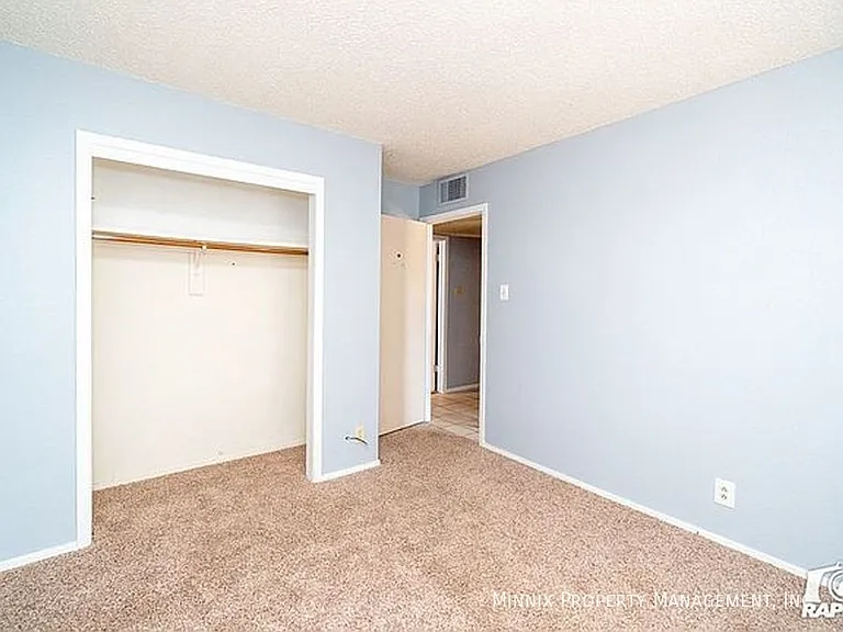 2905 Ventura Ave — Photo 24