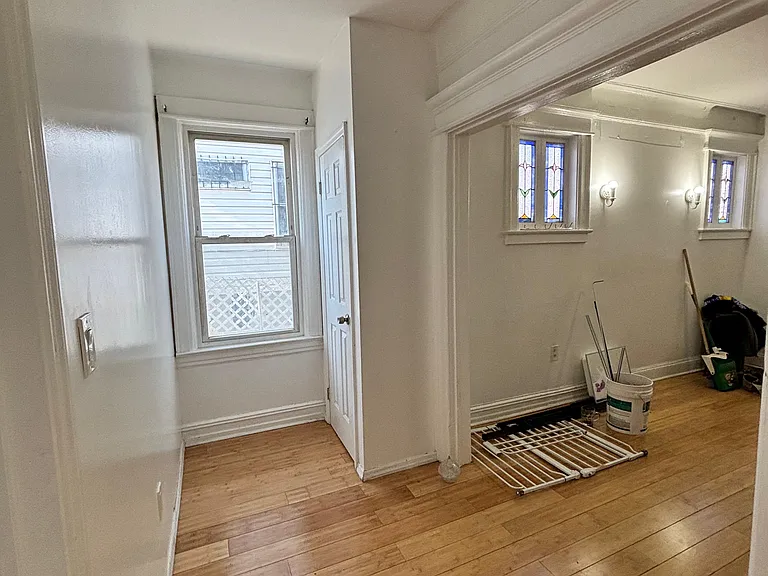 181st St — Photo 9
