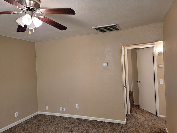 Living room with ceiling fan
