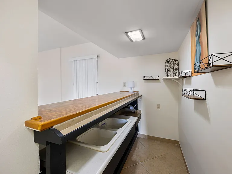 310 N Michigan St #402 — Photo 18