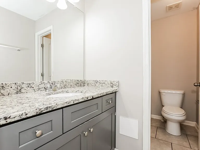 412 Fieldcrest Dr — Photo 15