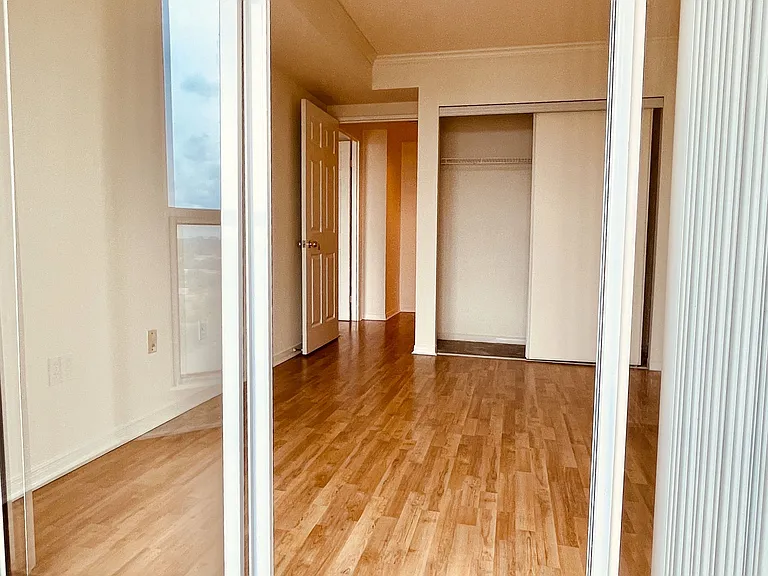 2177 Burnhamthorpe Rd W #1702 — Photo 34