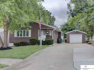 517 W Sherman St, Papillion, NE 68046