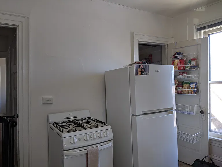 1123 E Dayton St #B — Photo 4