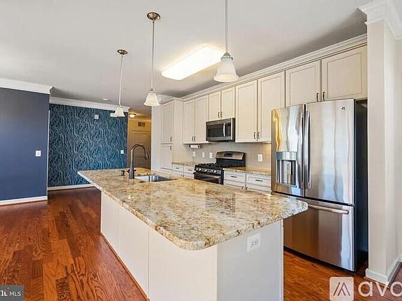5th image of 3160 John Glenn St Suite 308