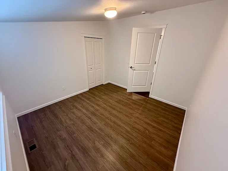 1329 Elm St — Photo 19