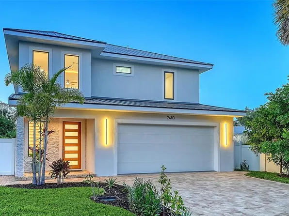 2483 Bay St, Sarasota, FL 34237